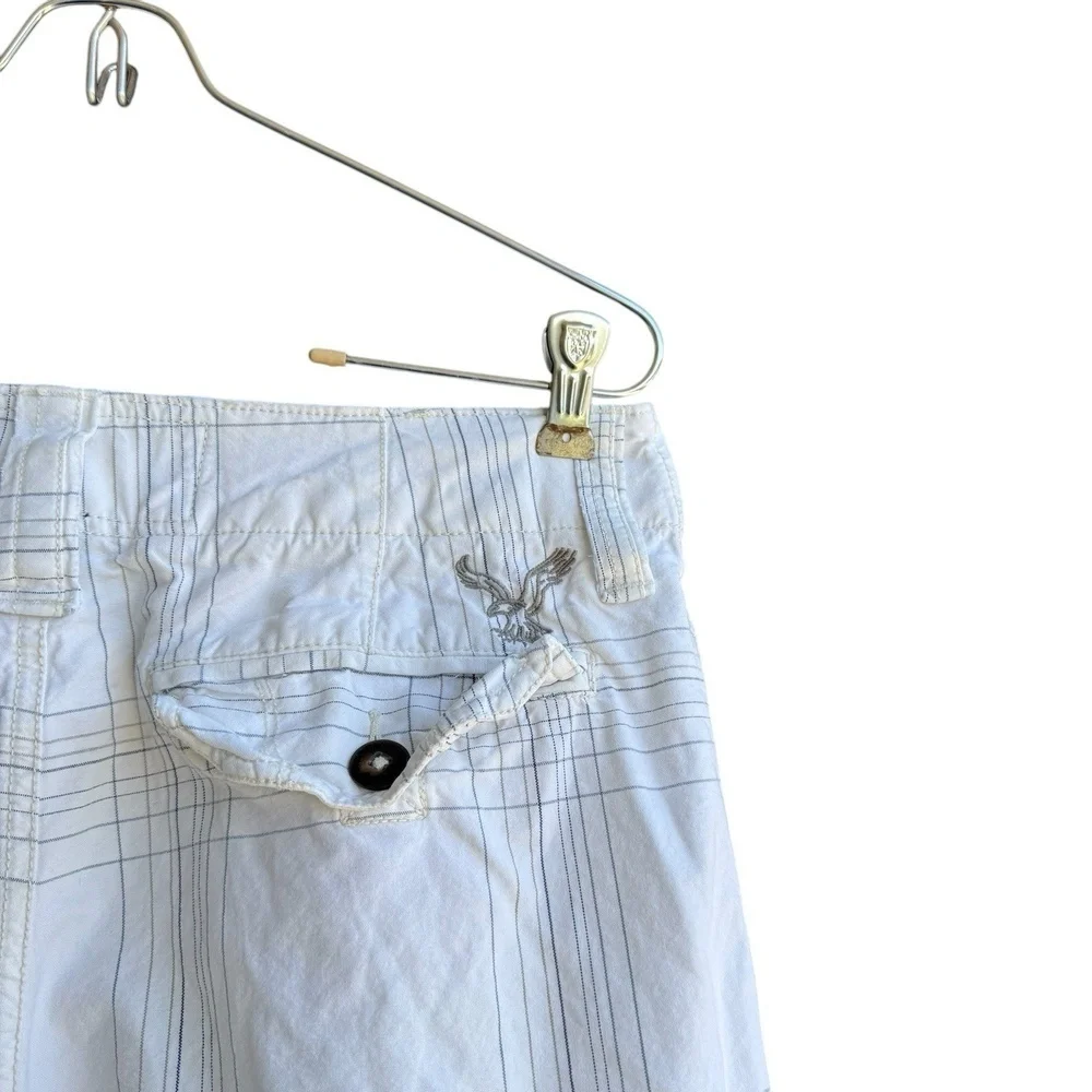 AMERICAN EAGLE OUTFITTERS Plaid Cargo Shorts Mens 28 Off White Multiple Pockets